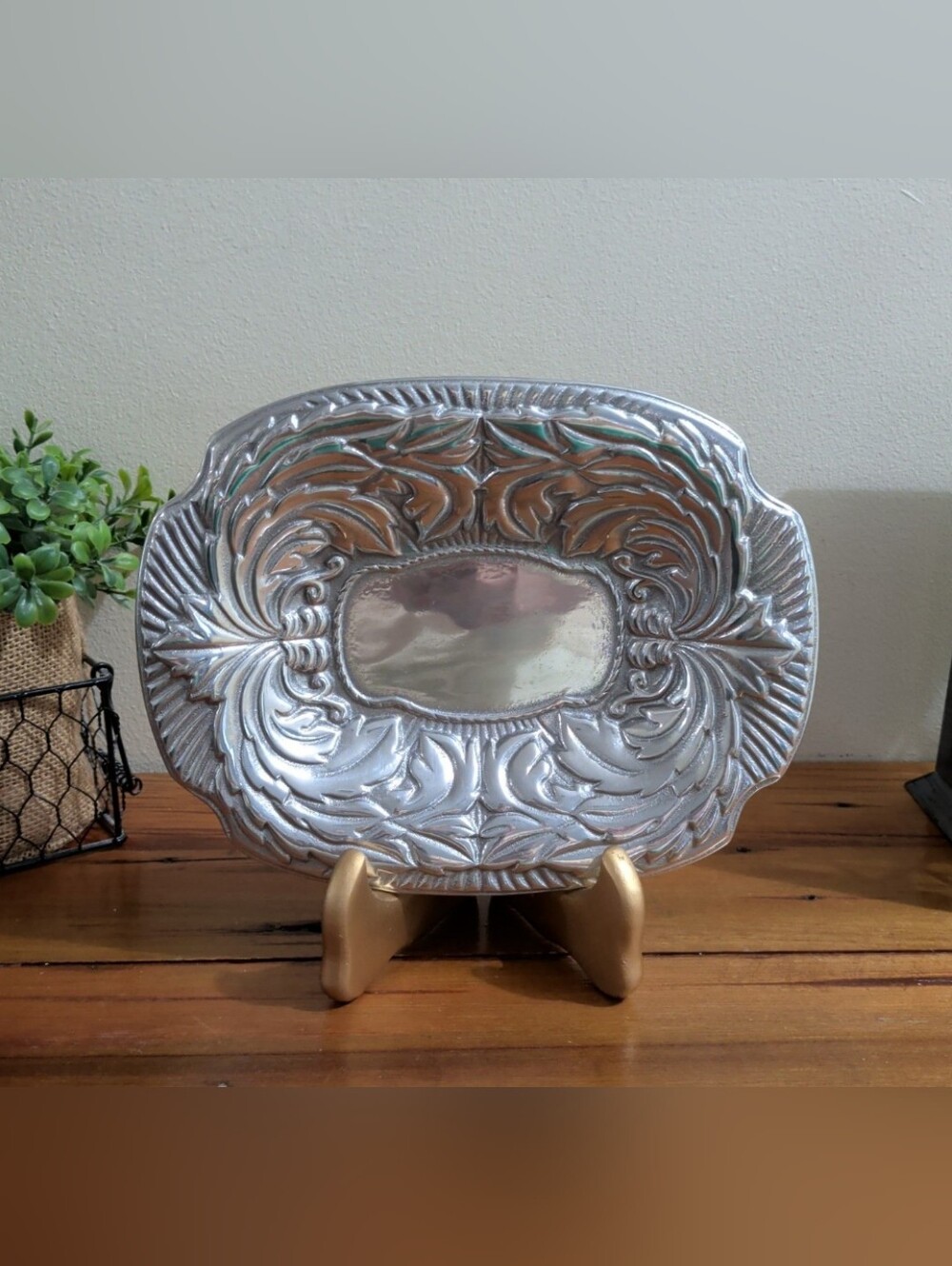 Wilton Armetale Acanthus Oval Tray with Intricate Leaf Design